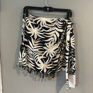 Commense Black and Cream Floral Swim Sarong